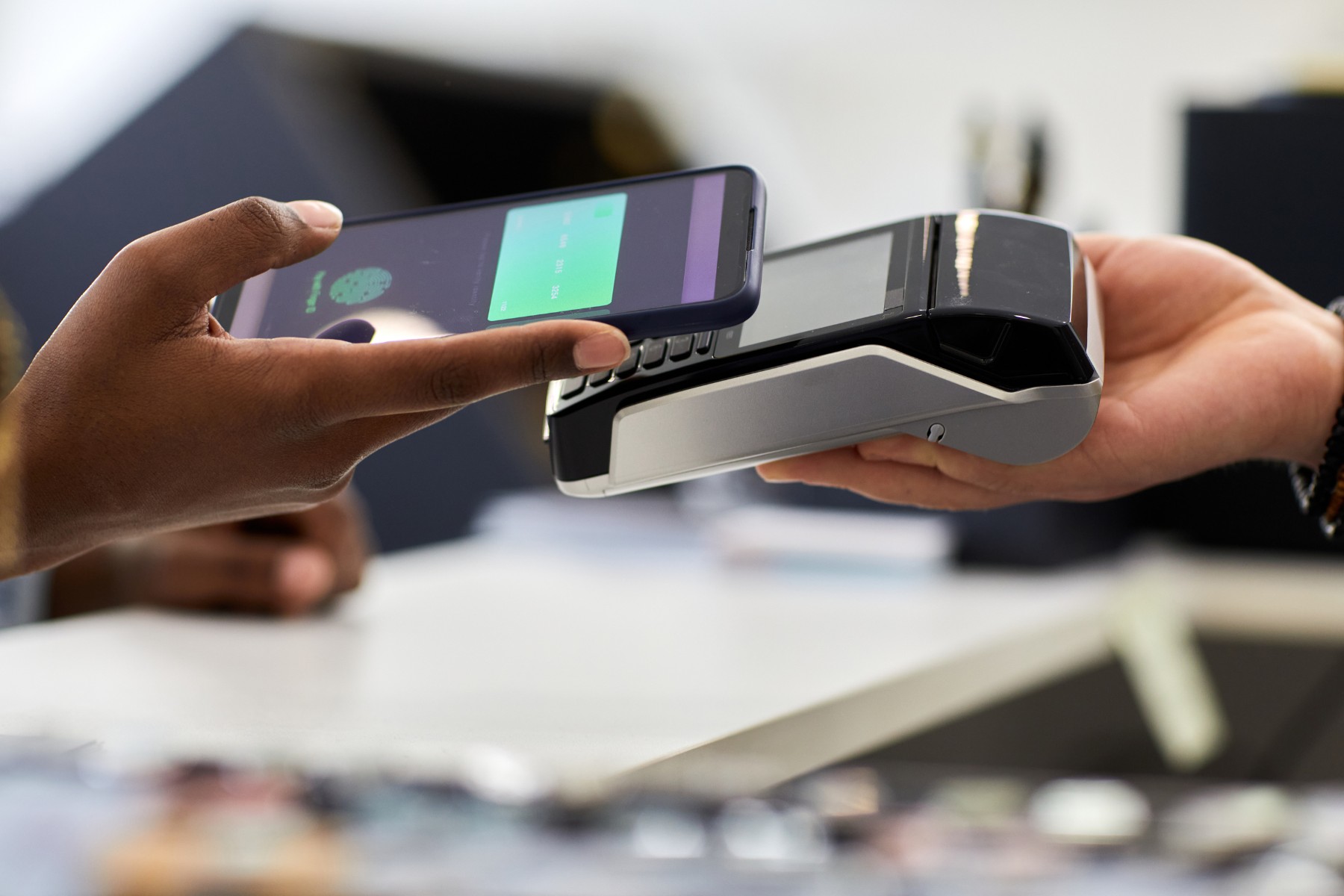 Okos-nyomtatás-QR-kódok-NFC-tagek-IoT-látványgrafikákban